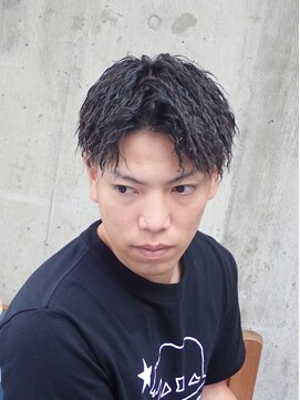 ココロコ(COCO LOCO) 針金ドレッド風パーマをかけて2ヶ月後カットしてもパーマきまる