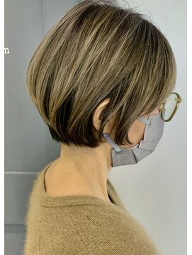 ジェコ(gecko) 【gecko.ERIKO】ショートボブ＋ハイライトカラー