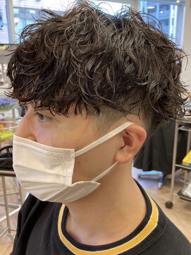 ウェイビーエフティフィフス 横浜西口(WAVEY ft.fifth) ツイストスパイラルパーマメンズパーママッシュウルフフェード