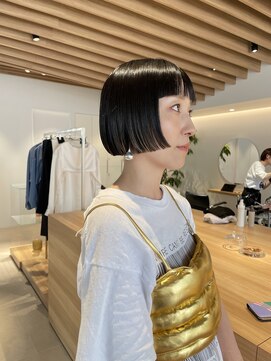 アオイ(aoi.) 前上がりボブ