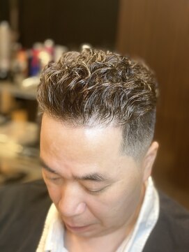 ヘアーモードキクチ 神田日銀通り店 オールバックパーマ