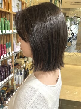 トリコ ショップアンドヘアサロン(tricot shop hair salon) ぱつっとボブ 8トーン olive greige