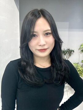 ヴェイン 渋谷(vain) イルミナカラーレイヤーカット顔まわりカット大人ヘア