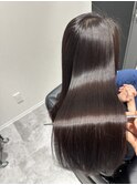 髪をまっすぐ！プルプル！ツルツル！にしたい方は縮毛矯正です。