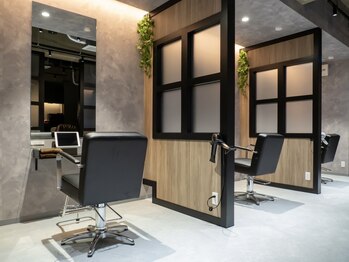 アル あびこ(aru.)の写真/熟練のスタイリストがマンツーマンで担当◎一貫した技術提供により細部まで妥協のない仕上がりを実現。