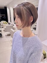 ステアケース ギンザセブン(stair:case ginza7)&nbsp;インナーカラーピンクベージュサイドバングショートボブ丸み