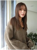 レイヤーカット×アッシュグレージュカラー