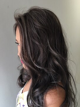 ラックスビー オオサカ  梅田茶屋町店(LUXBE OSAKA) 外国人風柔らかアッシュ