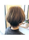 襟足長めのふんわりショートカット