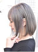 透明感ペールグレージュ♪スタイリングが簡単な小顔セミディ