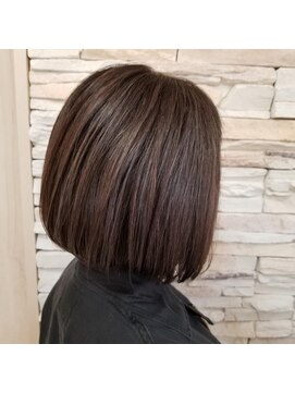 クレア(CREA) ハイライトボブ