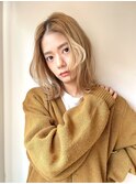 外ハネボブ　ブロンドベージュ　レイヤーミディアム