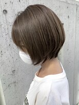 アッシュ 祐天寺店(Ash) 明るい白髪染めで作るベージュカラーひし形前下がりショートボブ