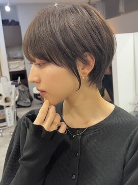 ビュー フクオカ(VIEW FUKUOKA) モードに大人可愛いダークアッシュイメチェンショートボブ