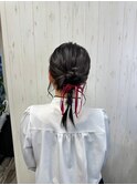 編込みヘアアレンジリボンのアクセント☆