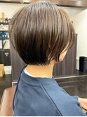 大人かわいいくびれショート
