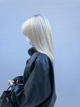 サクラ オモテサンドウ(SAKURA) 抜きっぱなしホワイトブロンドヘアー/デザインカラー