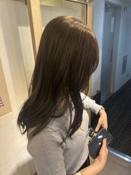 エイチ 梅田(H) レイヤーカットバレイヤージュオリーブグレージュハッシュカット