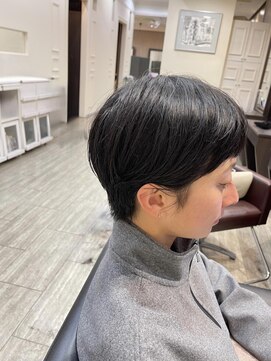 ヴィサージュクオン(VISAGE Quon) コンパクトショート・柔らかグラデーション