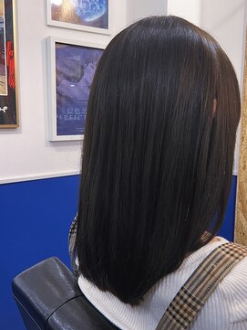 オーダー:赤み抑えた暗め、あとお任せ