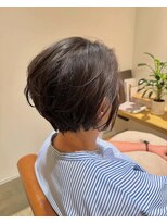 フープ 川越(hoop)&nbsp;後頭部に丸みのあるボリューム前下がりショート/白髪染め