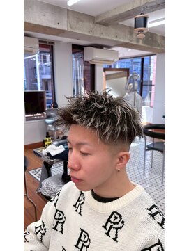 ザデイトウキョウ 表参道 青山(THE DAY TOKYO) 表参道駅MEN’S/ニュアンスパーマ/刈り上げセンターパート