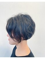 リリー LILY ヘアー メイク HAIR アンド & MAKE&nbsp;ダークブラウンくすみカラーひし形束感前下がりショートボブ30代