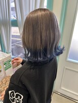 ワクヘアー(WaKu hair)&nbsp;グレージュ×ネイビーの裾カラー