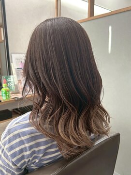 ロッカヘアエジェ(ROCCA hair eje.) ココアベージュ柔らかグラデカラーのエアリーロング