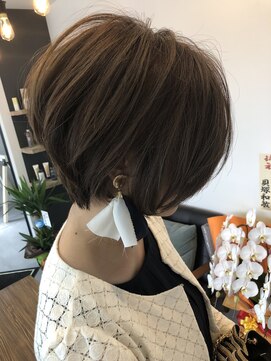ヘアーワークスヴィクサス(HAIR WORKS VIXUS) 上品★くびれショートスタイル＊上品ハイライトカラー