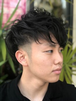 オム ヘアー(Hommes Hair)の写真/【信頼の技術力】トレンド感がかっこいいスタイル！人気サロンのため平日がねらい目！