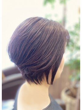 ナトゥーラ 滝ノ水店(Natura) 前下がりショートボブ