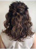 セミロングのハーフアップ
