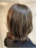 ハイライトカラーでツヤ髪☆外ハネ大人ミディアムスタイル