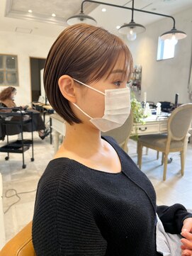 ラボヌール ヘアーウル 春日部西口店(La Bonheur hair heureux) 丸みショート/顔回りカット/明るめブラウン/耳掛けショート