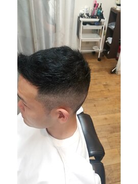 ティーズバーバー 亀有店(T's BARBER) バリカンフェード