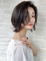 ヘアリゾート粋 新宿三丁目本店&nbsp;《前地 麻衣》伸ばし中もおしゃれに☆暗髪外ハネミディ