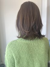 ラフ(RaF*) アッシュベージュ×ナチュラルモードミディアム×小顔スタイル