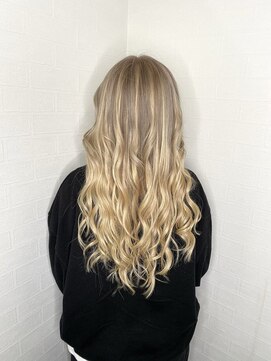 ユートピア(U topia) #ブリーチ1回とエクステで作る #ハイトーンミルクティー