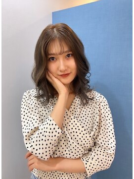 ユウズ(Yuu's) オリーブグレージュ/ミディアム/大濠公園/大手門/荒戸/港町