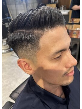 フランクスバーバー アンド ビアークラブ(FRANK'S BARBER and BEER CLUB) サイドパート