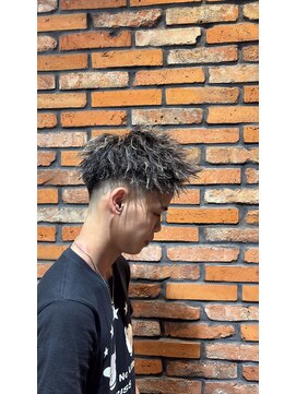 ドゥーエン 京橋店(DoEN) ツイストパーマ×スキンフェード