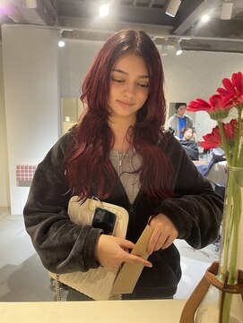 エト 梅田(eto) 赤強めのワインレッドカラー