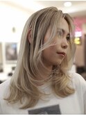 レイヤーカット/ハイライトカラー/バレイヤージュ/ブリーチ