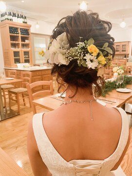 ファレ(Phalae) 短めの方でもできるゆるふわシニヨン