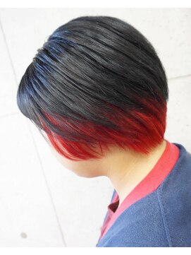 ヘアテリア リュウ 大塚(hair teria ryu) ブリーチ1回ベース/インナーカラーレッドショート