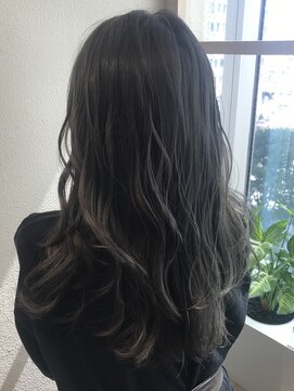 アフロート ディル(AFLOAT D'L) アフロート恵里 耳かけ ウェーブパーマ フォギーベージュ