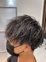ジールステージ スリー(ZEAL STAGE-3) 刈り上げマッシュ×ハイライト×ツイストスパイラルパーマ