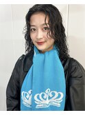 ミディアムウェーブヘア くるくるパーマ