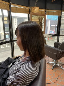 ロッソバイアルター 鎌取(ROSSO by aL-ter) 【ピンクブラウン/美髪/切りっぱなしボブ】千葉香奈